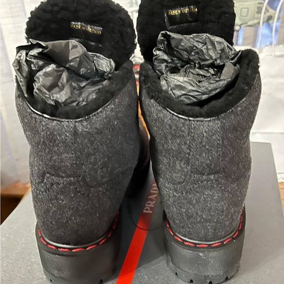 PRADA hiking boots  Gorgeous!!  Worn once! - Picture 3 of 4